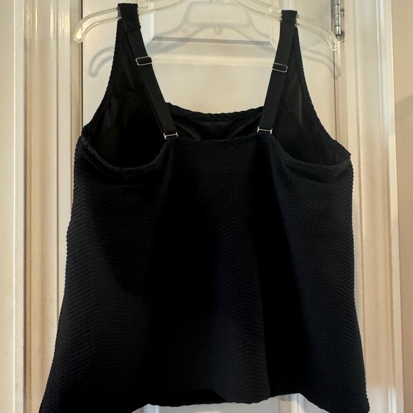 Lands End black, textured tankini underwire top, size 22W - Picture 2 of 4